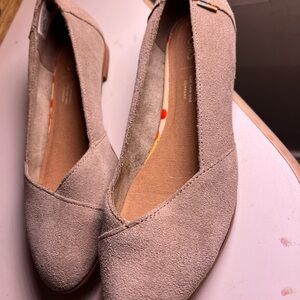 Toms Light Tan Suede Flats